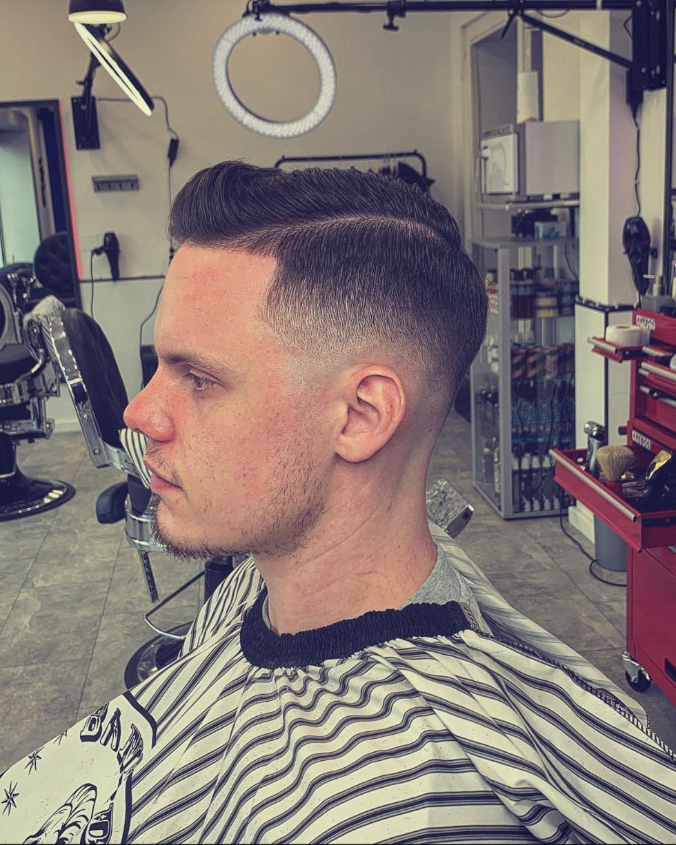 3 Men Barber Shop