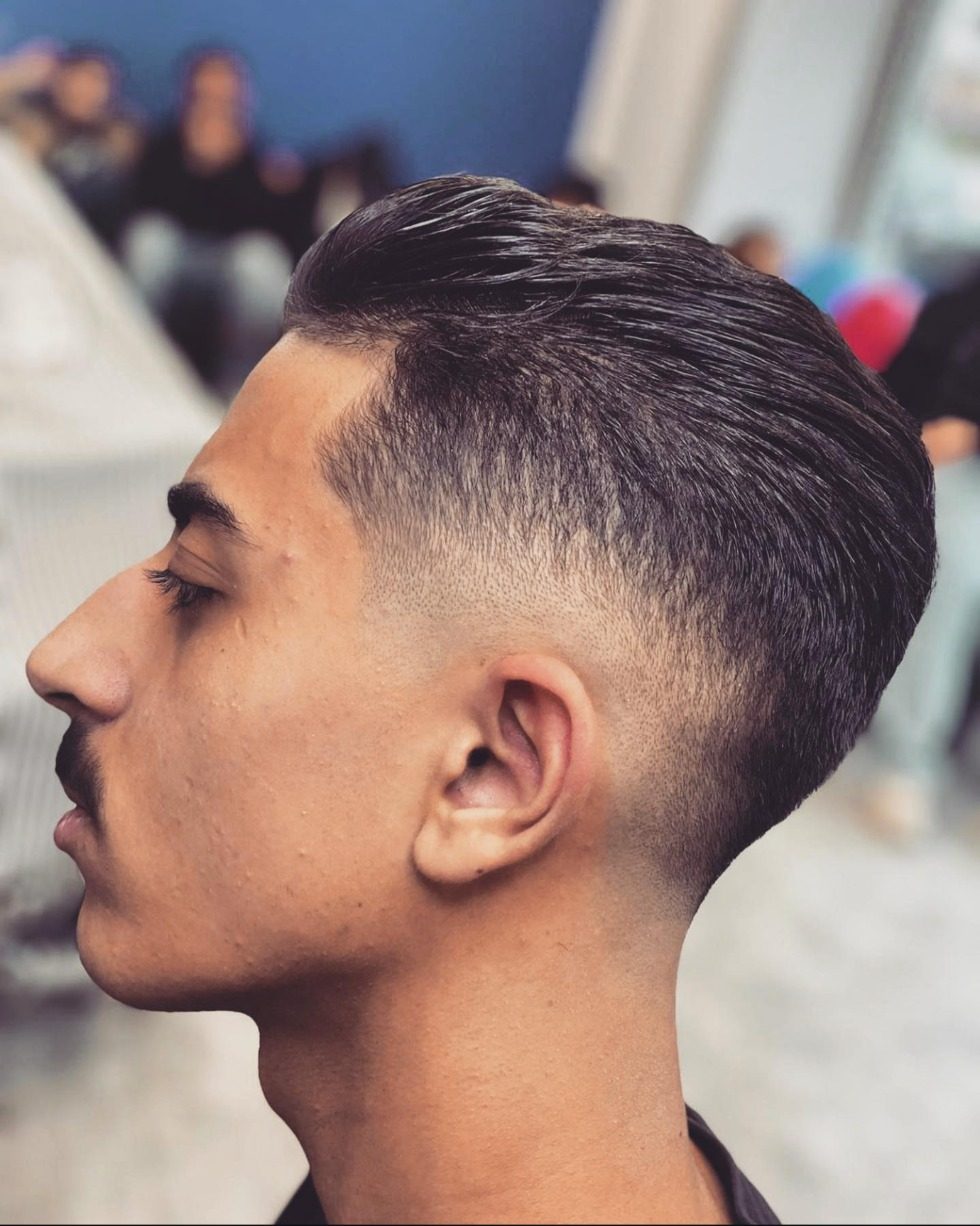 3 Men Barber Shop