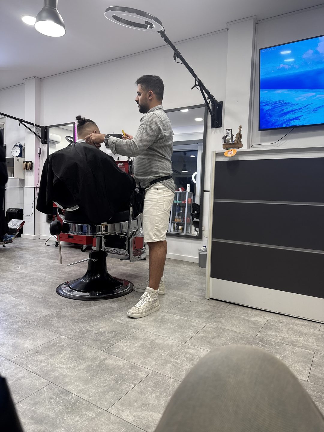 3 Men Barber Shop
