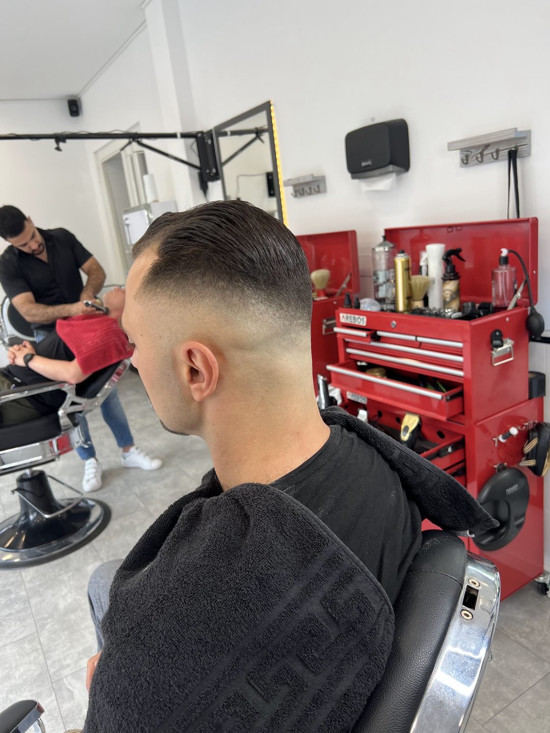 3 Men Barber Shop
