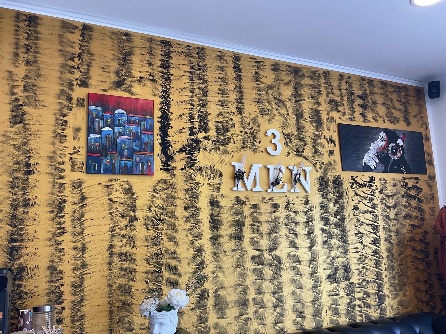 3 Men Barber Shop
