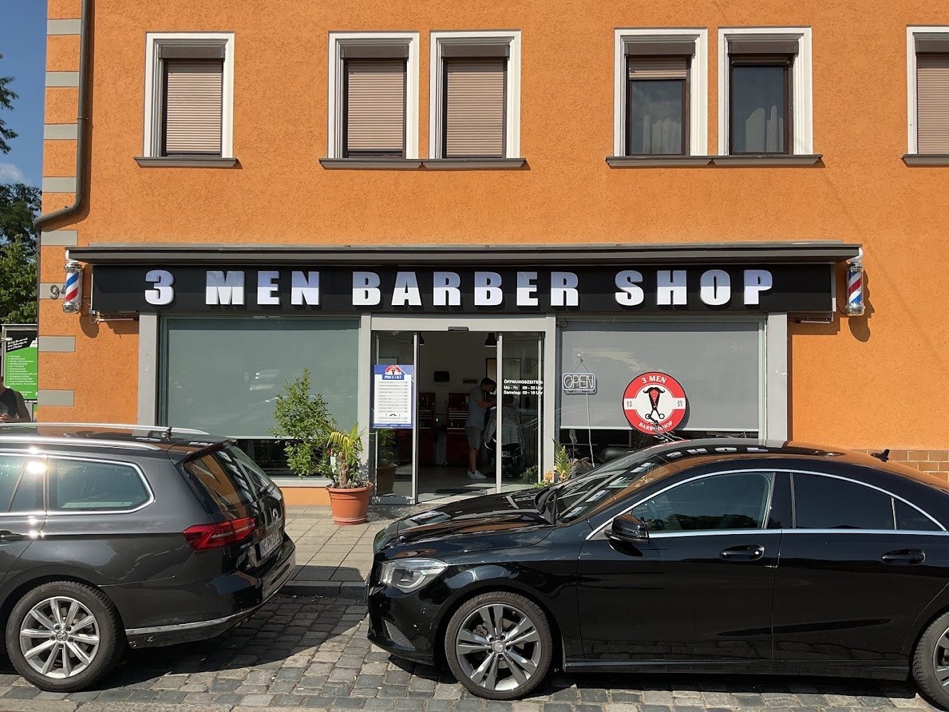 3 Men Barber Shop